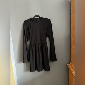 Boohoo Ribbed Black dress with tie on waist!